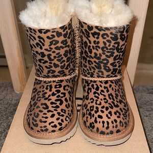 Leopard Ugg- bailey bow II